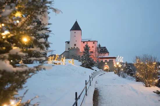 2024-12-07_SalzburgerBurgenSchloesser_BurgMauterndorf_Adventmarkt_3085.jpg